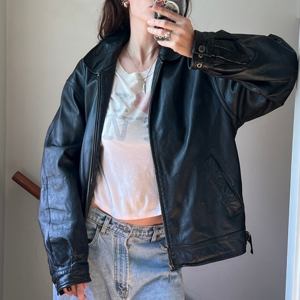 Vintage Wilsons Leather Jacket Medium Black Biker Moto Bomber Zip Up Buckle Coat